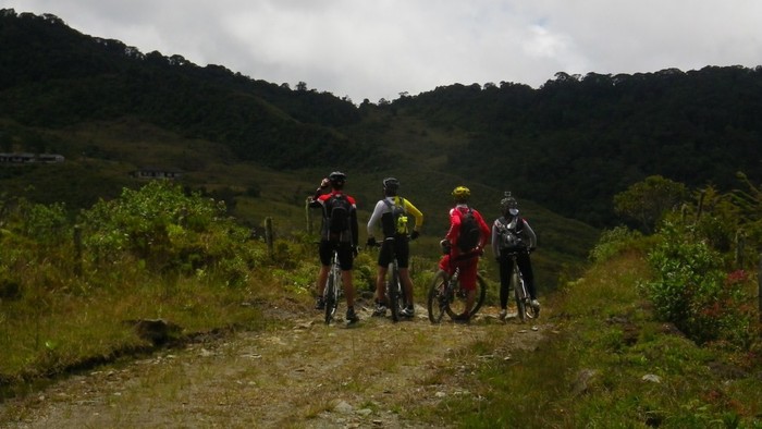 Piccolo por Potreros Mountain Bike Trail in Las Palmas, Colombia